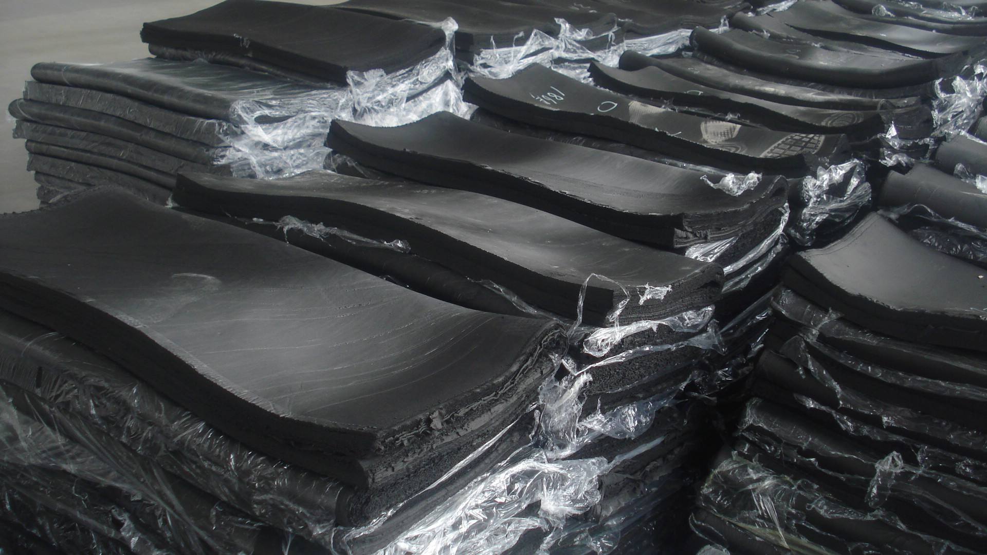 氧化鈣橡膠消泡劑應用場景圖