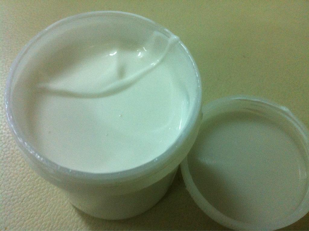 水性膠水起泡的原因有哪些？泡沫怎么辦？